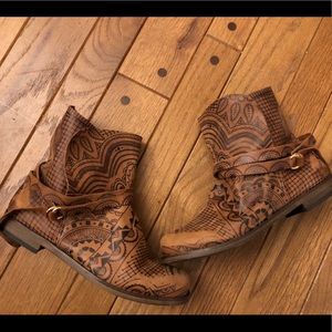 Free People Henna Distressed Boots size 6 (36)
